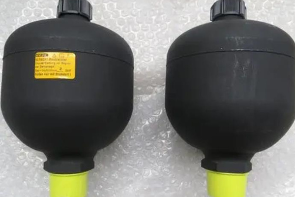 蓄能器充氣工具不會(huì)使用？這份使用指南要收好！ 圖1